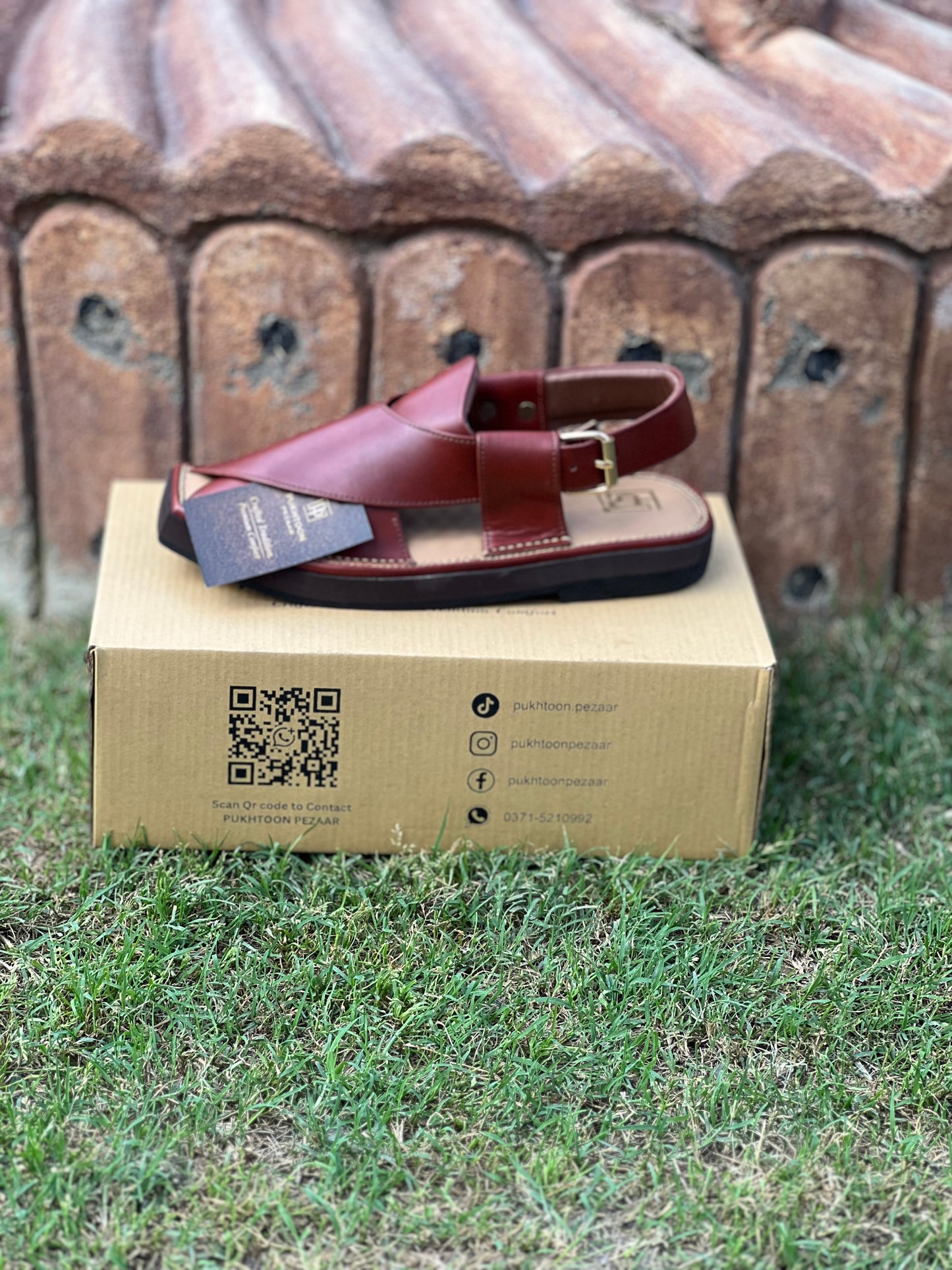 Kaptaan Burgundy Peshawari Chappal