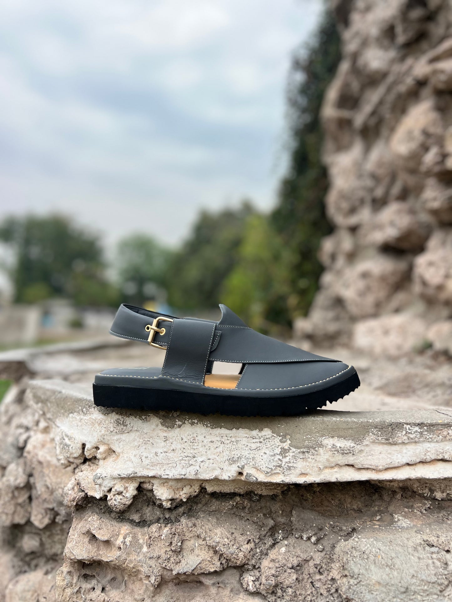Charcoal Grey Peshawari Chappal – Sketcher Sole