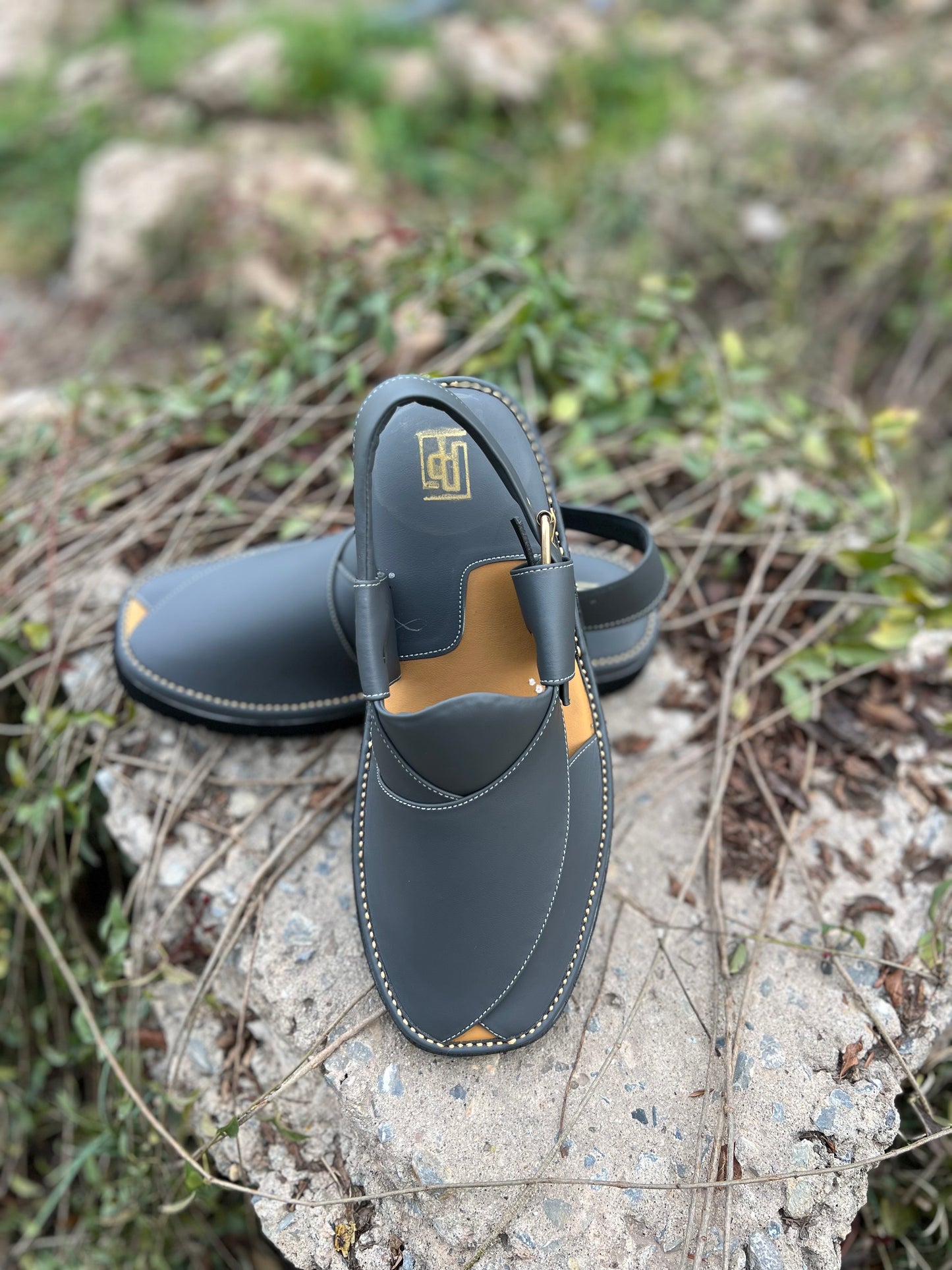 Charcoal Grey Peshawari Chappal – Sketcher Sole