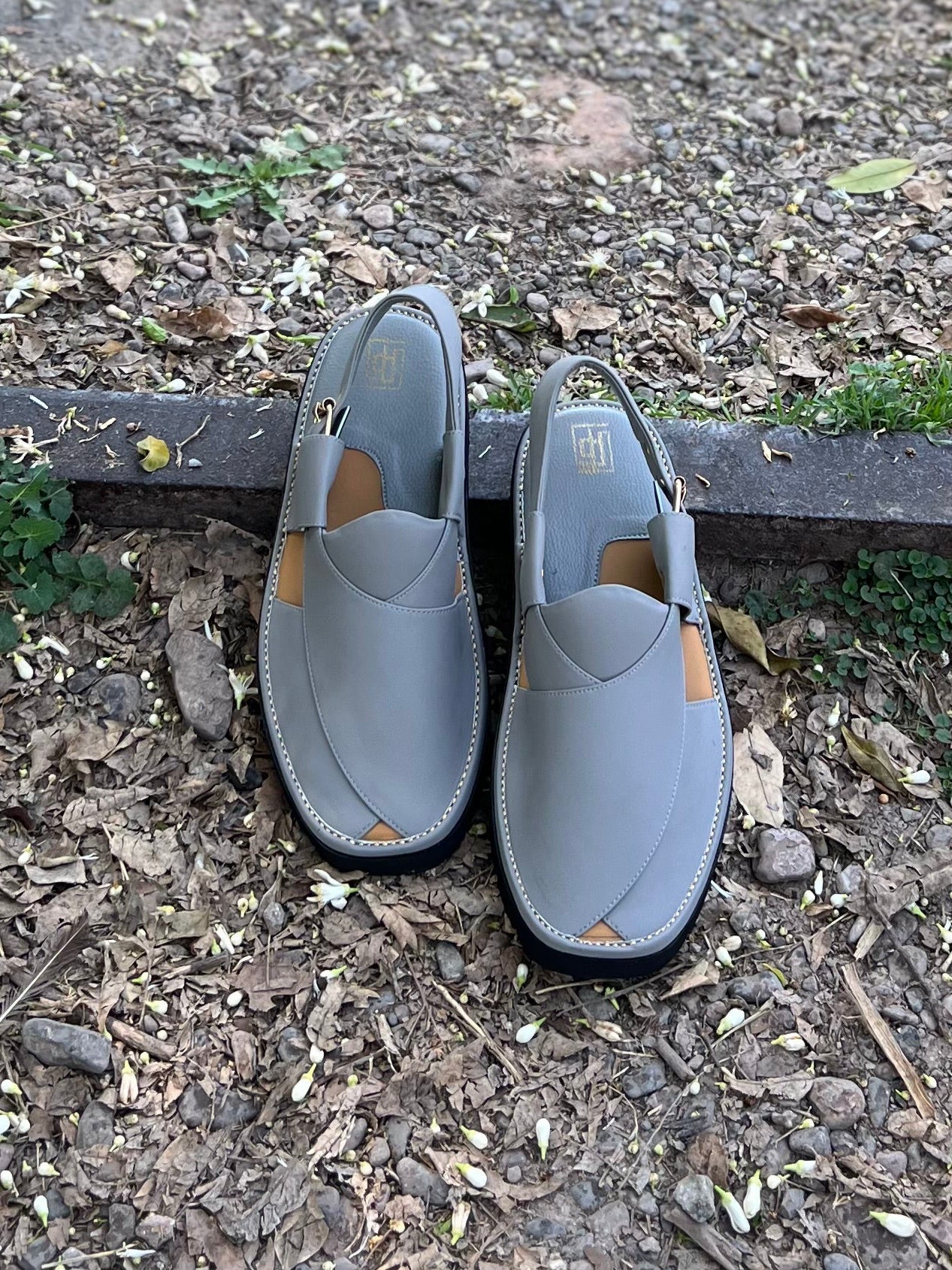 Royal Ash Gray Peshawari Chappal – Sketcher Sole